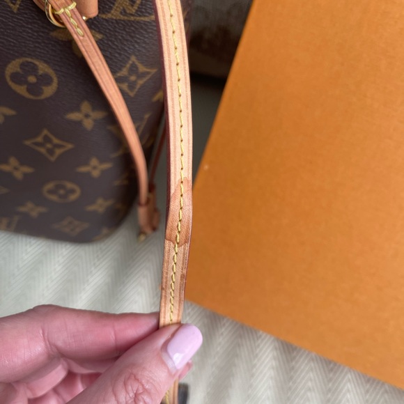 Louis Vuitton Neverfull PM with ORIGINAL BOX, BAG, DUST-BAG, RIBBON & RECEIPT. - Picture 4 of 16
